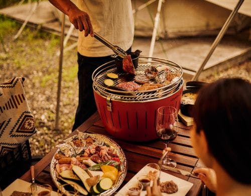 夕食のBBQのイメージ写真