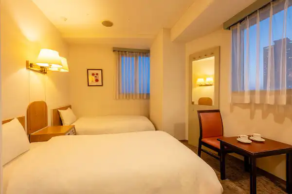 【ทวินเตียงมุมห้อง】