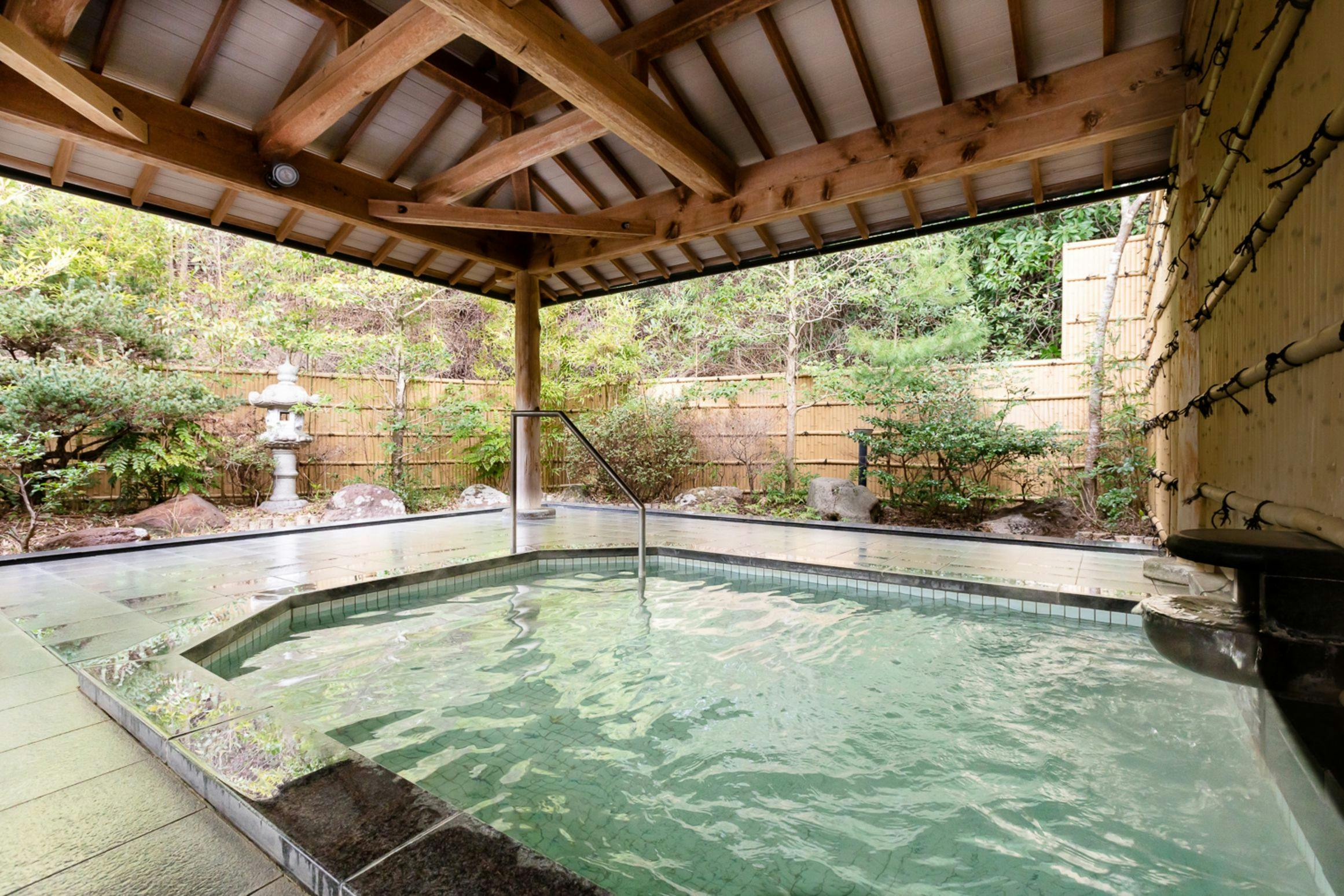 Nanki Shirahama Toretore Village