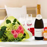 Untuk merayakan hari jadi atau ulang tahun bersama orang terkasih.