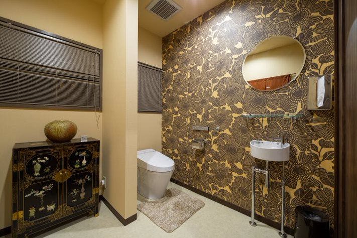 Toilet dan kamar mandi