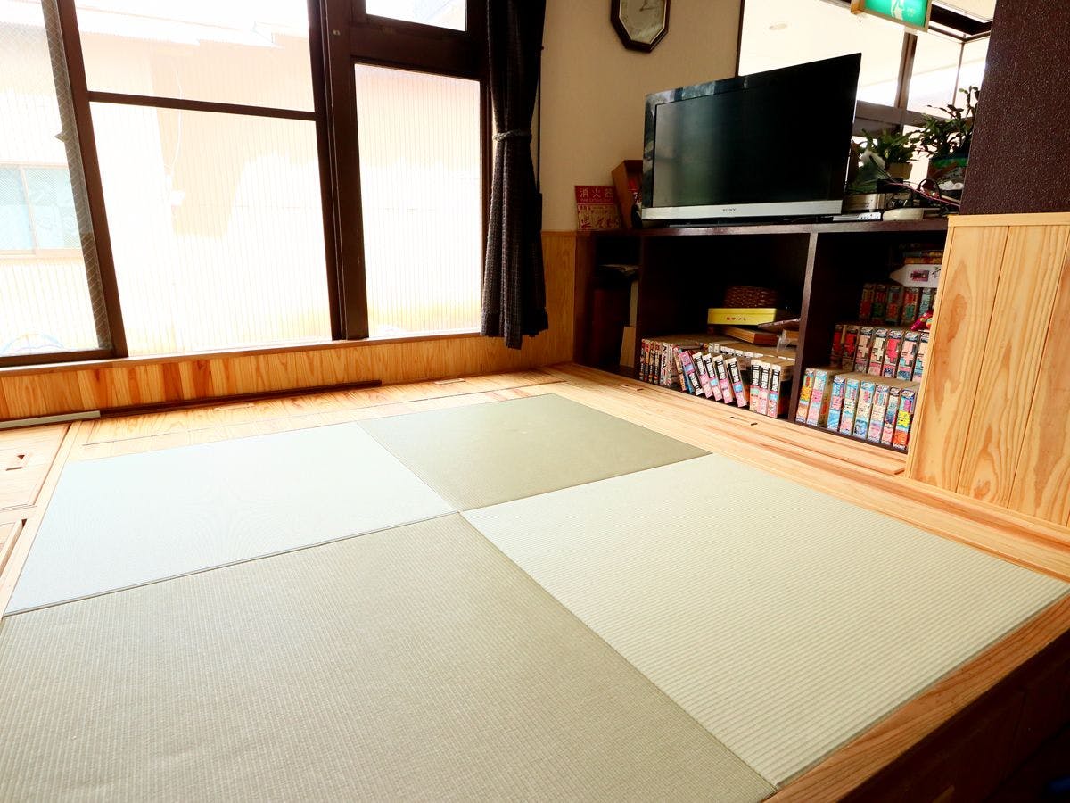 Lobi kini dilengkapi dengan ruang santai yang nyaman♪*