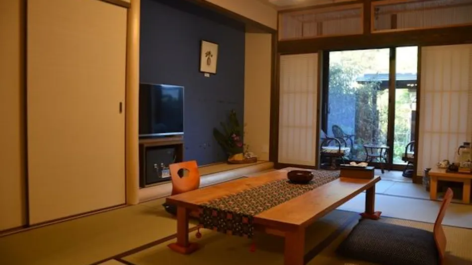 Shimoda Onsen Yunosato Crayon