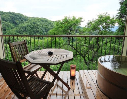 温泉露天風呂付客室一例