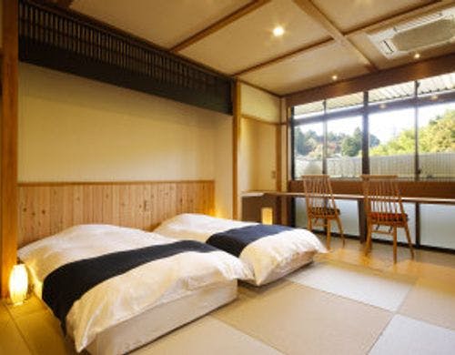 10畳和室ローベッドツイン