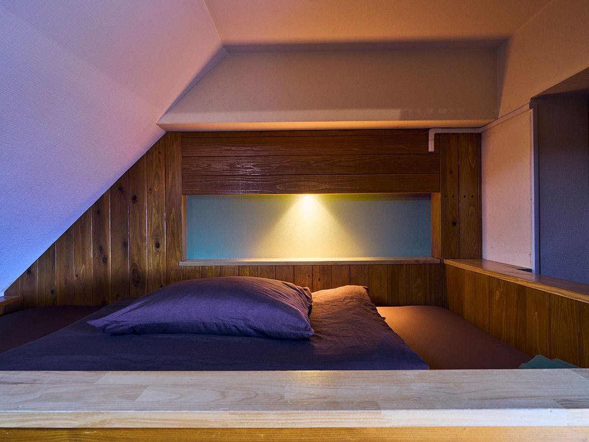 หอพักรวมสำหรับผู้ชายเท่านั้น