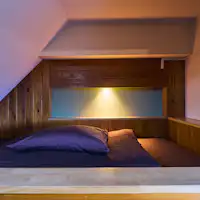 หอพักรวมสำหรับผู้ชายเท่านั้น