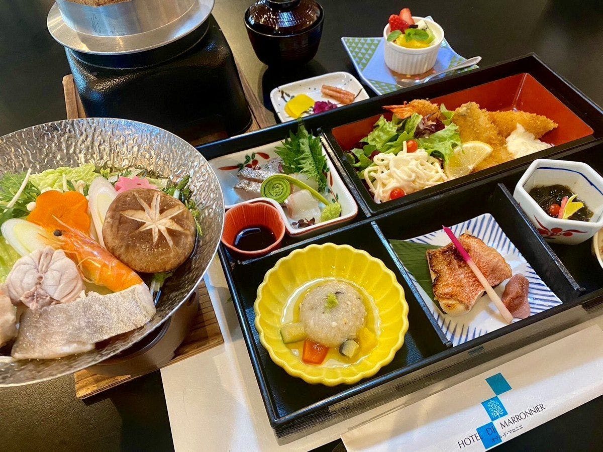 Hotel de Marronnier Utsumi Onsen