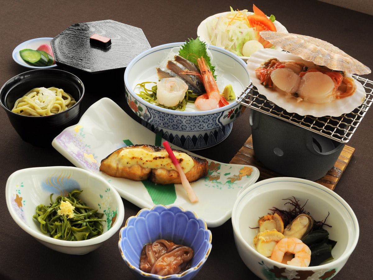 【ตัวอย่างอาหารเย็นฤดูใบไม้ผลิและฤดูร้อน: คุโรซากิ】