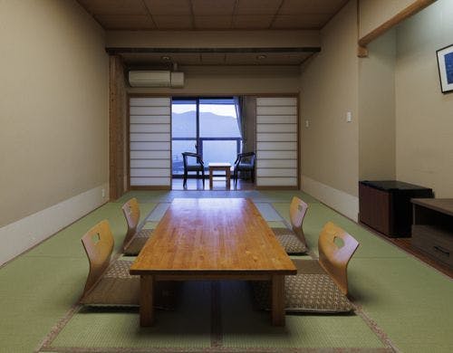 広々とした寛ぎの空間「和室12畳」