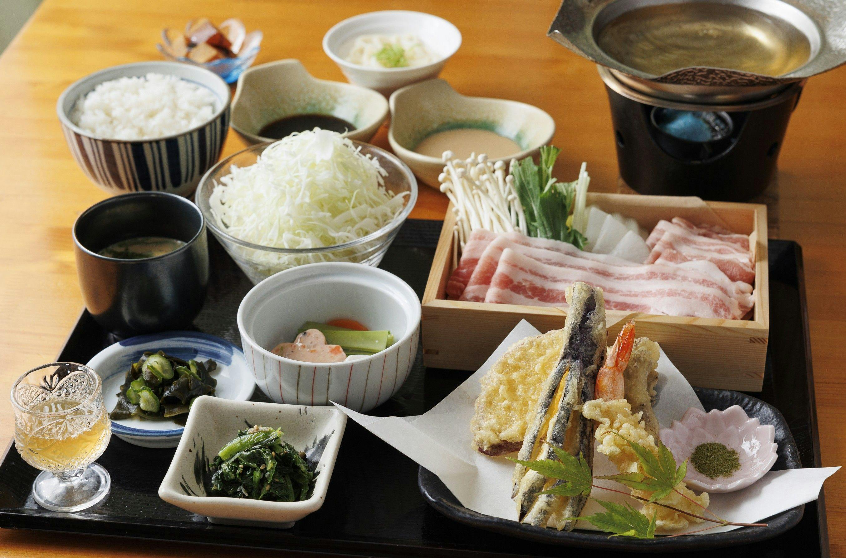 Winter Cherry Blossom Inn Kamiizumi