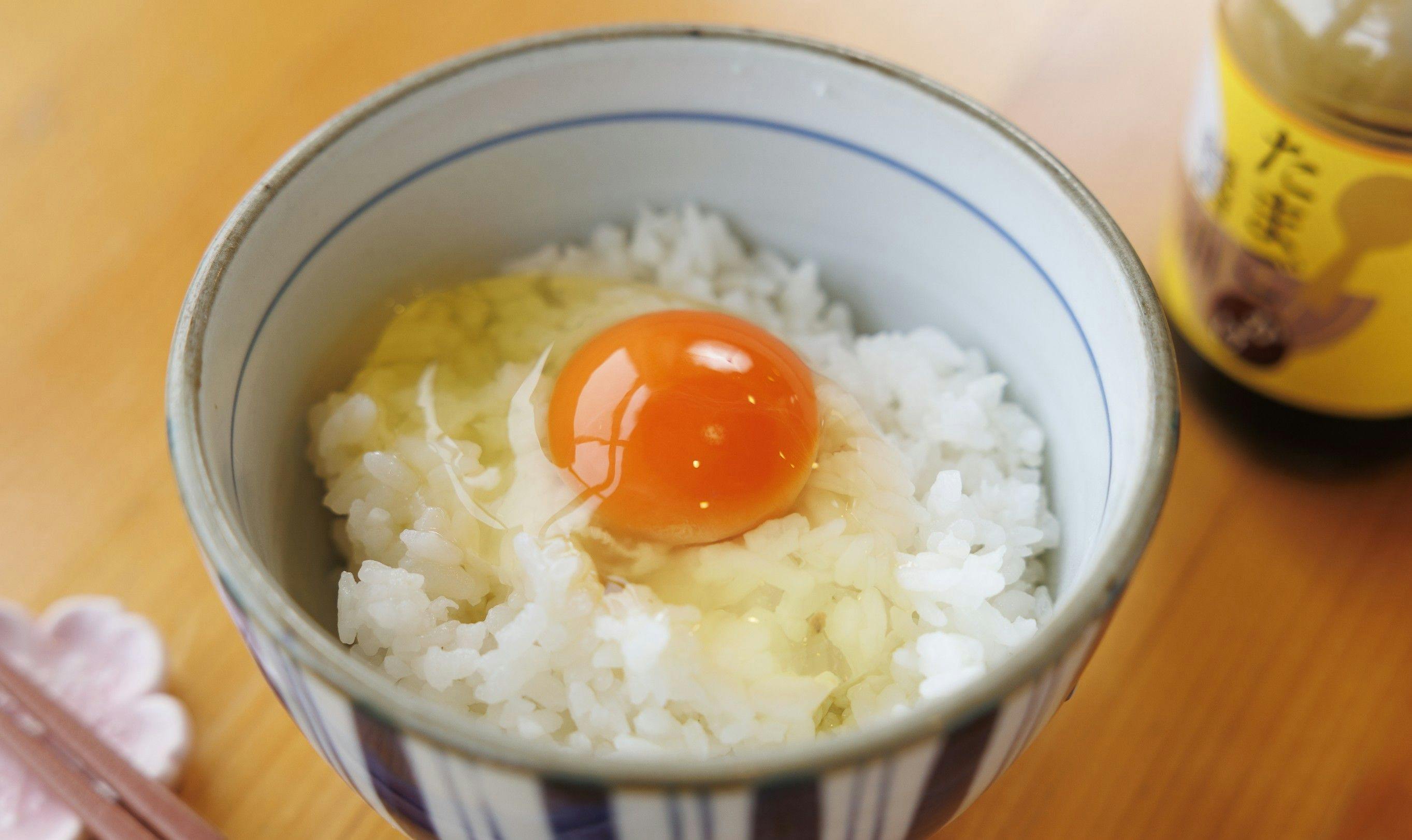 ข้าวหน้าไข่ดิบคลุกข้าว ลิ้มรสด้วยไข่คาคุยะและซีอิ๊วสูตรพิถีพิถัน
