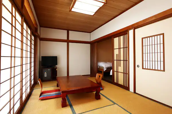 Japanese-Western Style Room: Experience a harmonious blend of Japanese and Western ambiance♪*