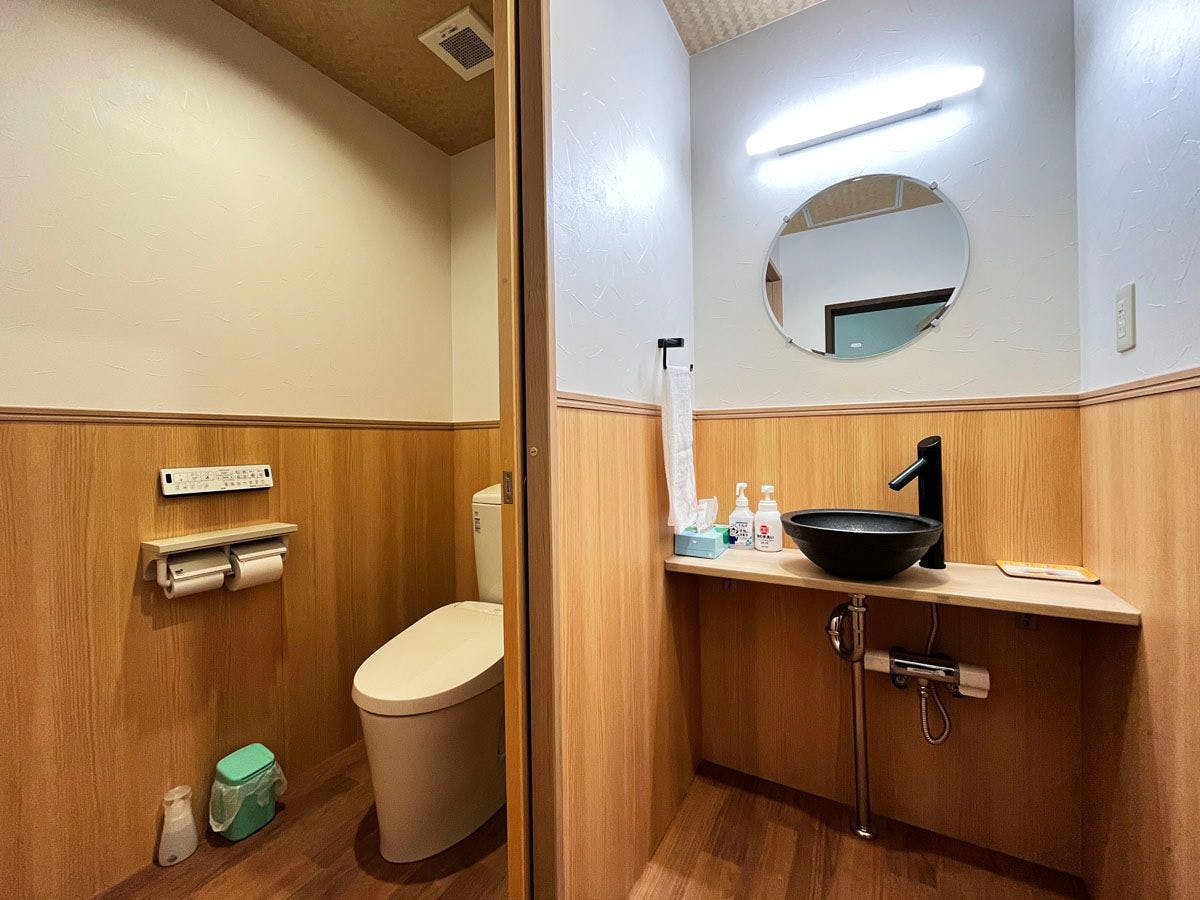 Japanese-Western Style Room: Equipped with Washlet Toilet*