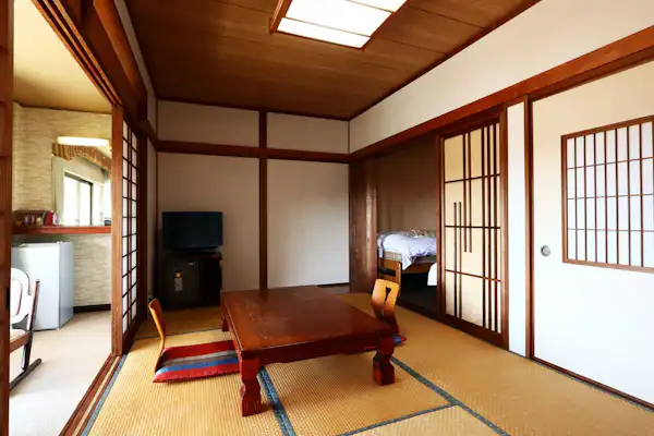 Japanese-Western Style Room: Spacious and Comfortable♪*