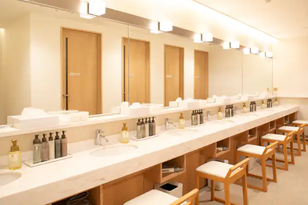 ห้องล้างหน้า ชั้น 1