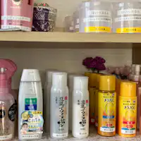 提供化妝水等用品!