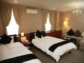 ロイヤルガーデンホテル