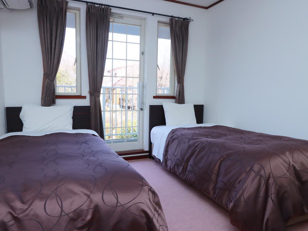 ห้องพักเตียงคู่ (พร้อมห้องน้ำ)