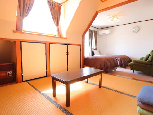 ห้องพักสไตล์ญี่ปุ่นและตะวันตก (พร้อมห้องน้ำ)