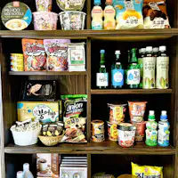 มุมร้านค้าในอาคาร.