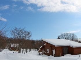 蒜山高原だんだん村　ログコテージ村民の家　