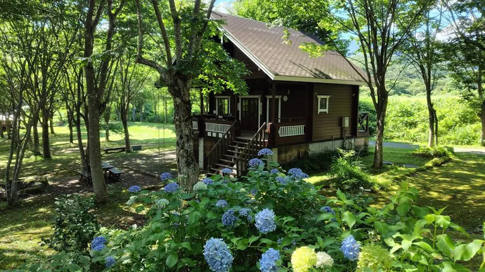 Hiruzen Plateau Dandan Village Log Cottage