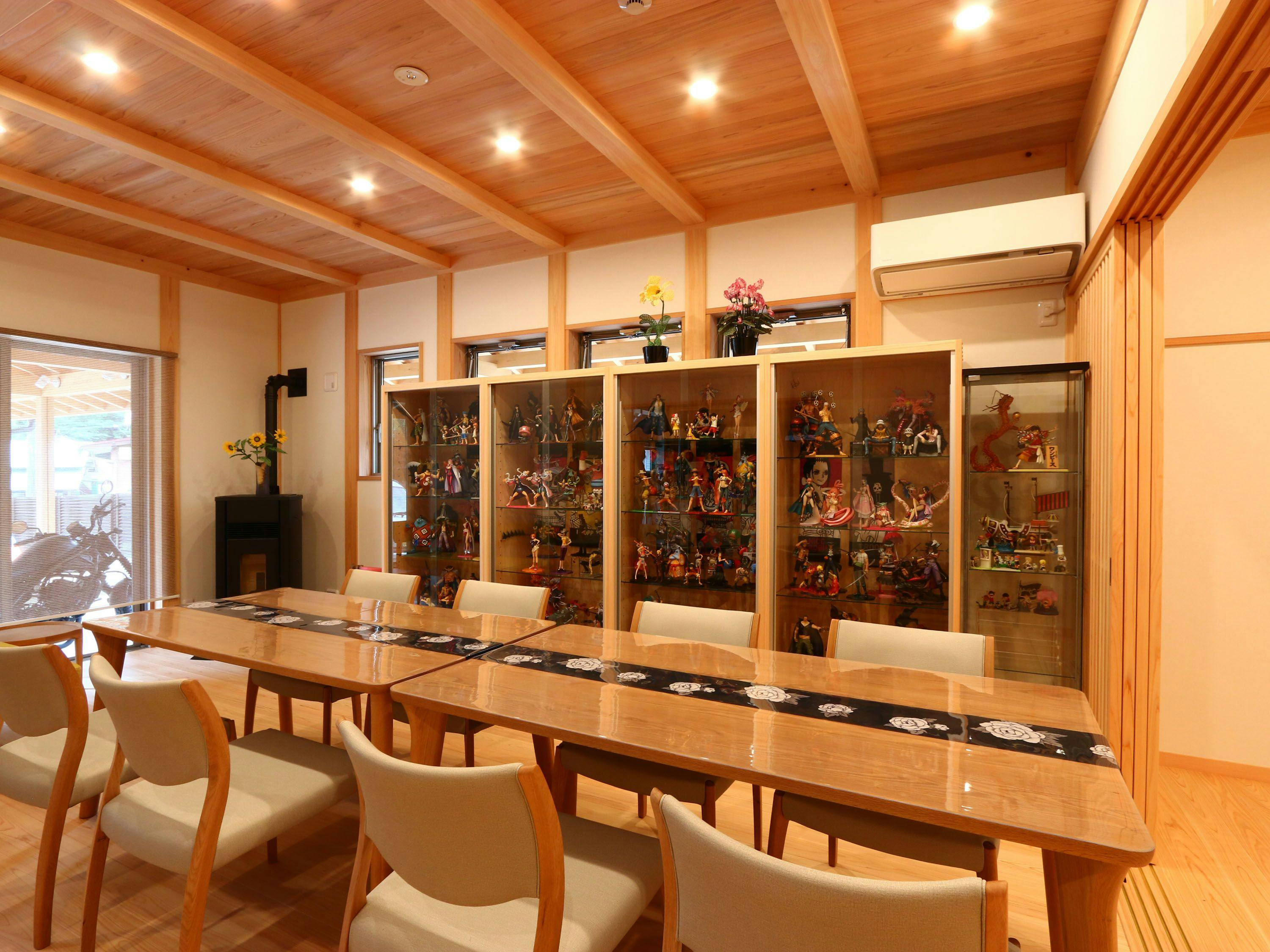 Restoran di lantai 1 dalam area.