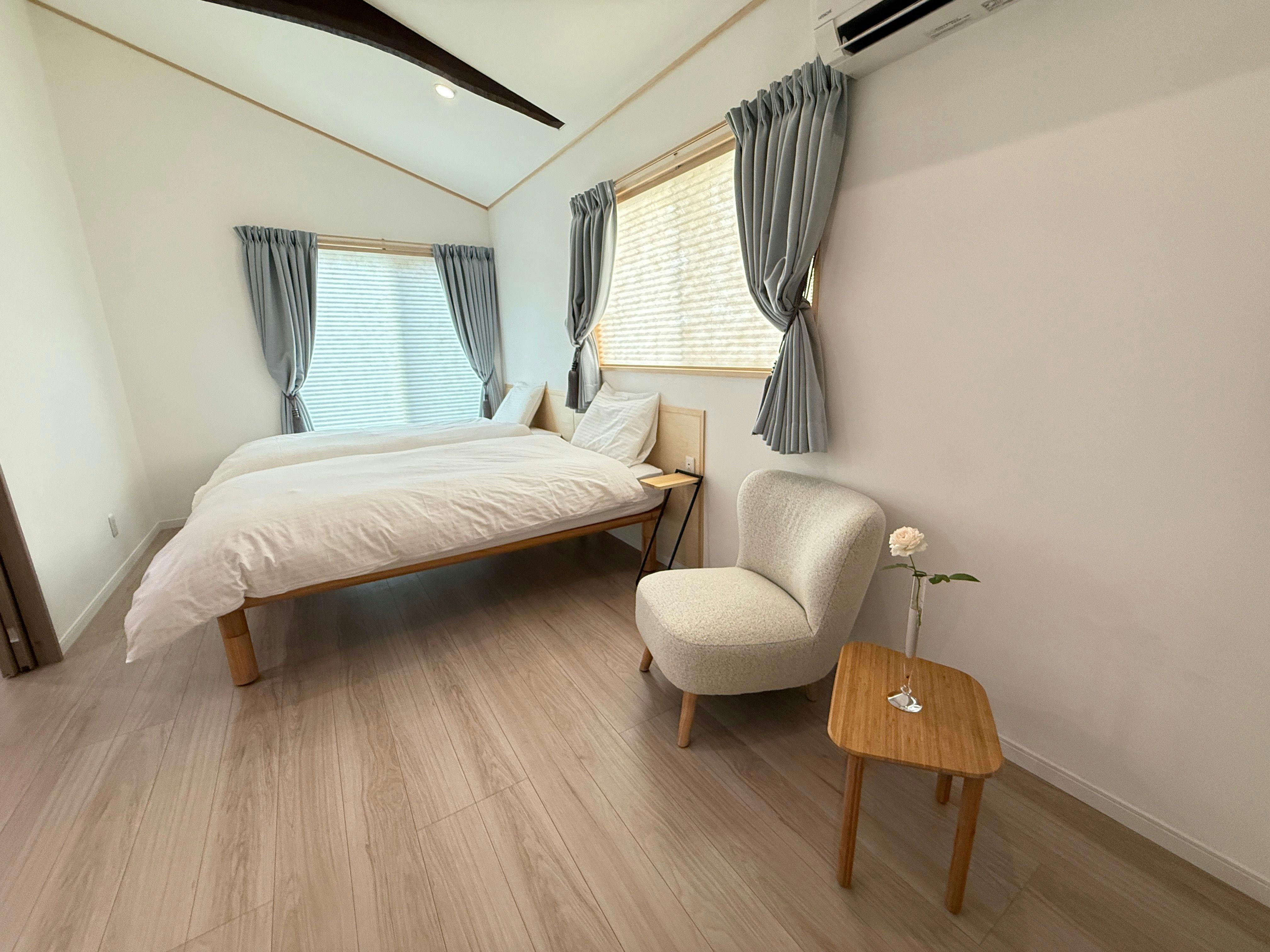 Tempat Tidur King Size yang Nyaman