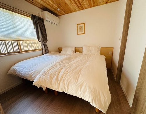 メインルーム（キングサイズベッド）