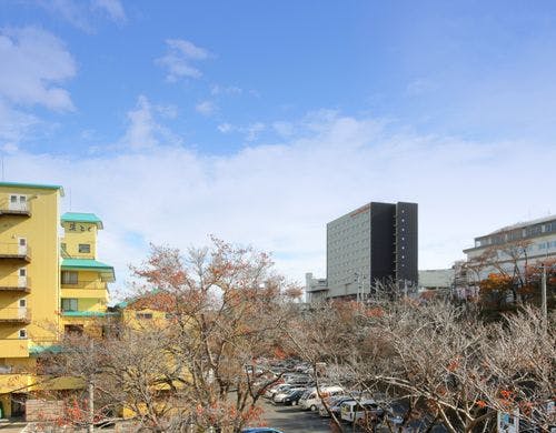 【「本館」と「ハワイアンズ」は目の前】