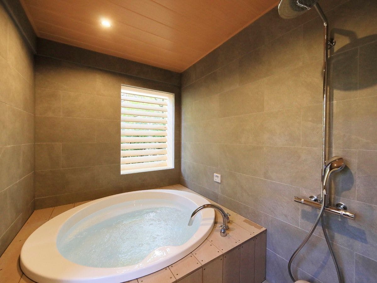 【Special Room】Western-style twin room with semi-open-air Jacuzzi