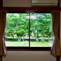 Pemandangan dari bilik gaya Jepun 10 tatami