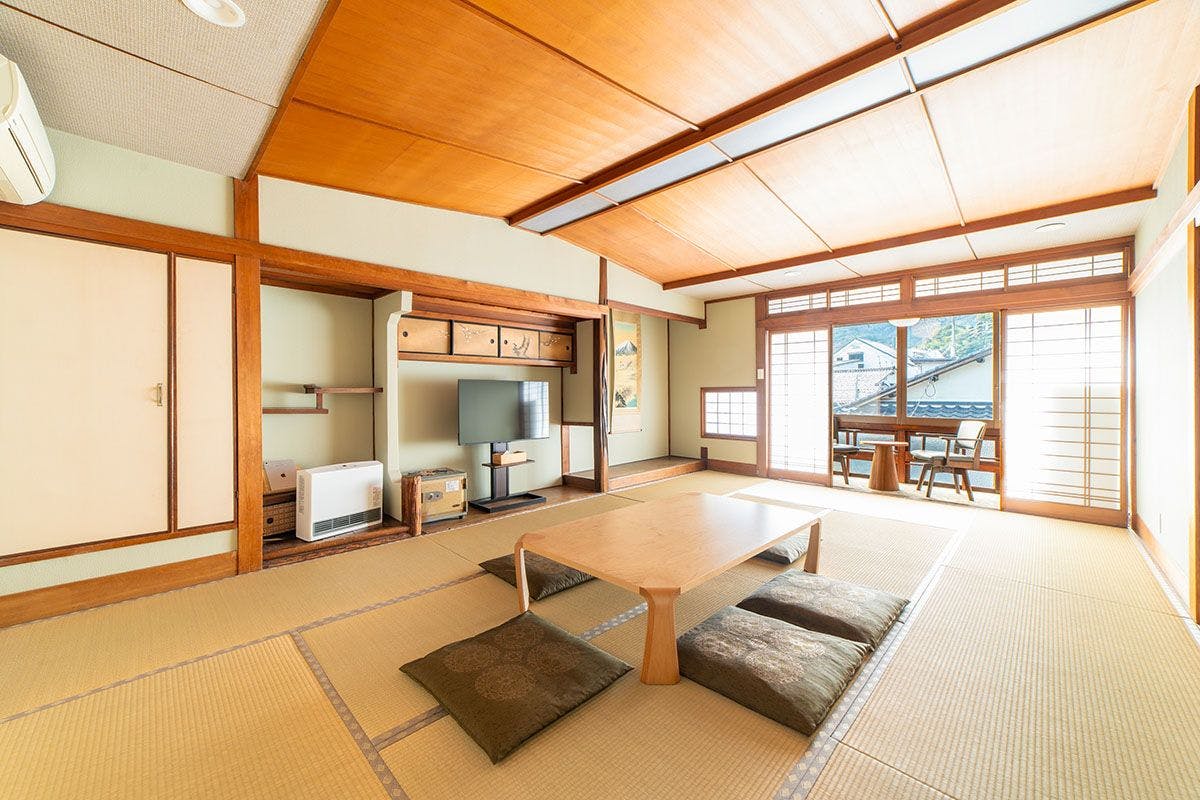 ห้องสไตล์ญี่ปุ่นกว้างขวาง ชั้น 3