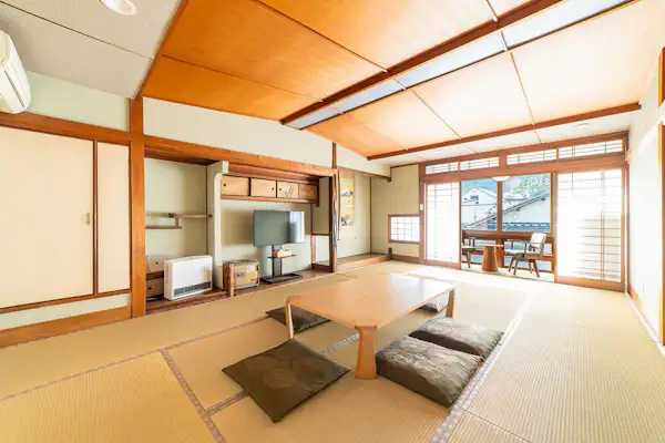 ห้องสไตล์ญี่ปุ่นกว้างขวาง ชั้น 3