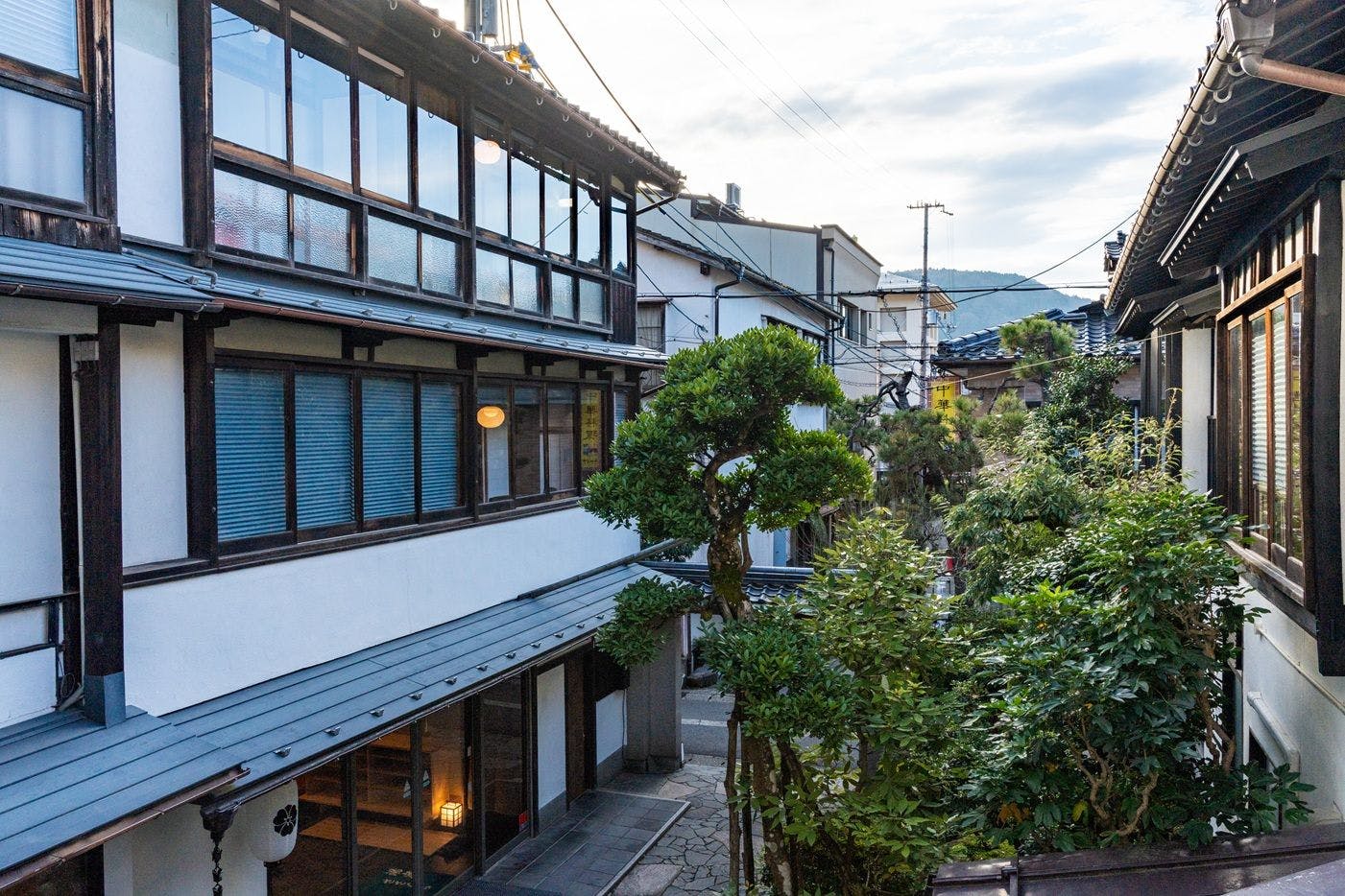 ภาพภายนอก (ตอนเช้า)