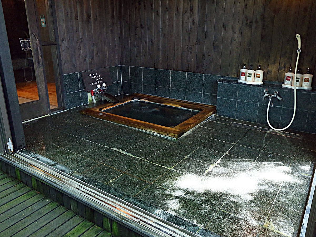 ออนเซ็นส่วนตัว "โชวะเรโทรโนะยุ"