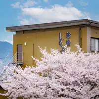 【봄의 계절】외관