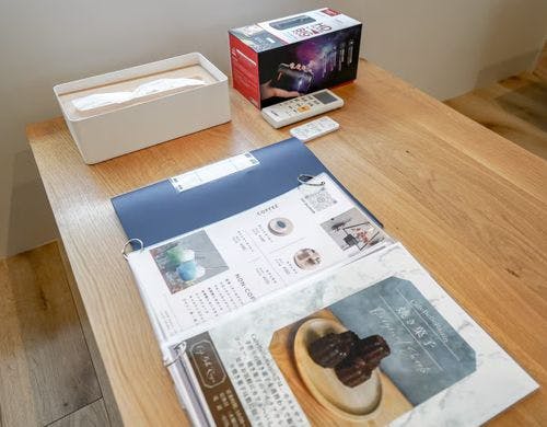 リビングテーブル。プロジェクター完備。