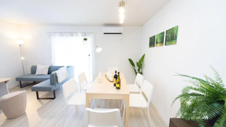 Miraie Kuwana Simofukayabe