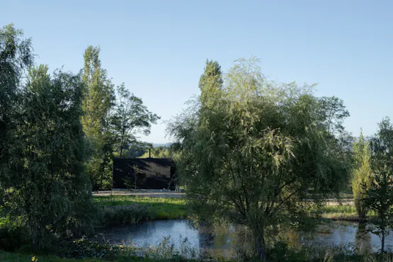 Auberge Sondre (ภายนอก - ฤดูร้อน)