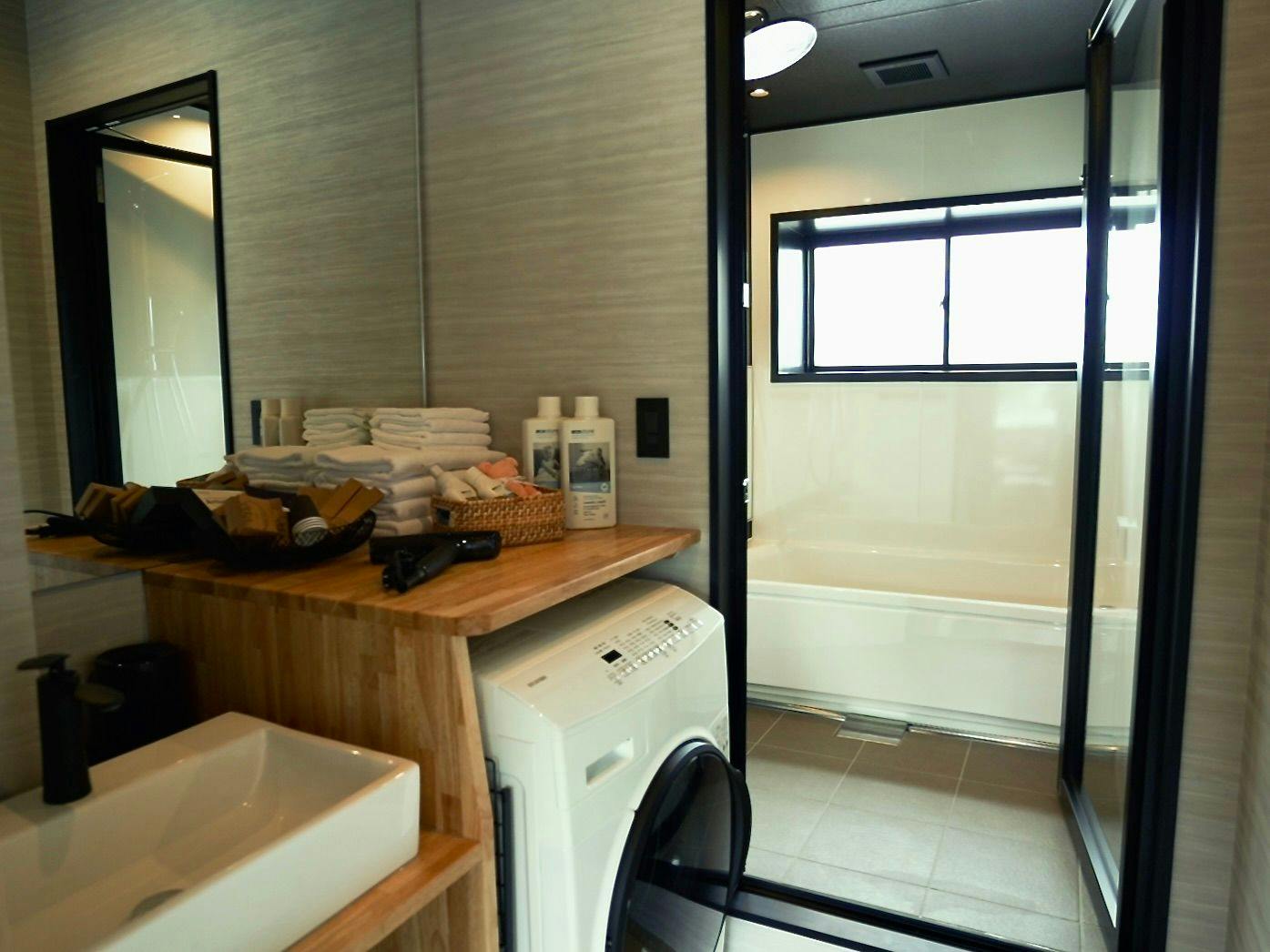 1 and Only Hotel Io (Io)