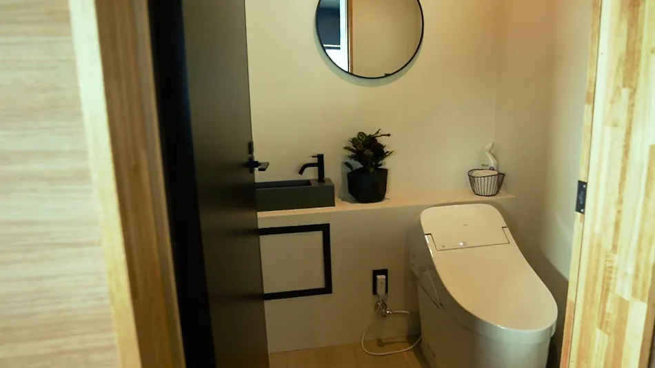 1 and Only Hotel Io (Io)