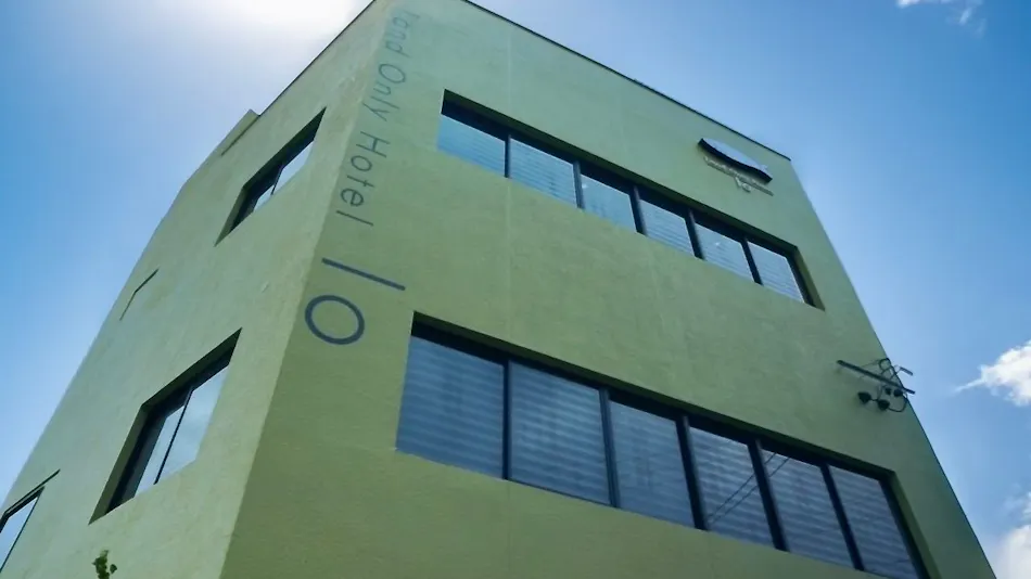 1 and Only Hotel Io (Io)