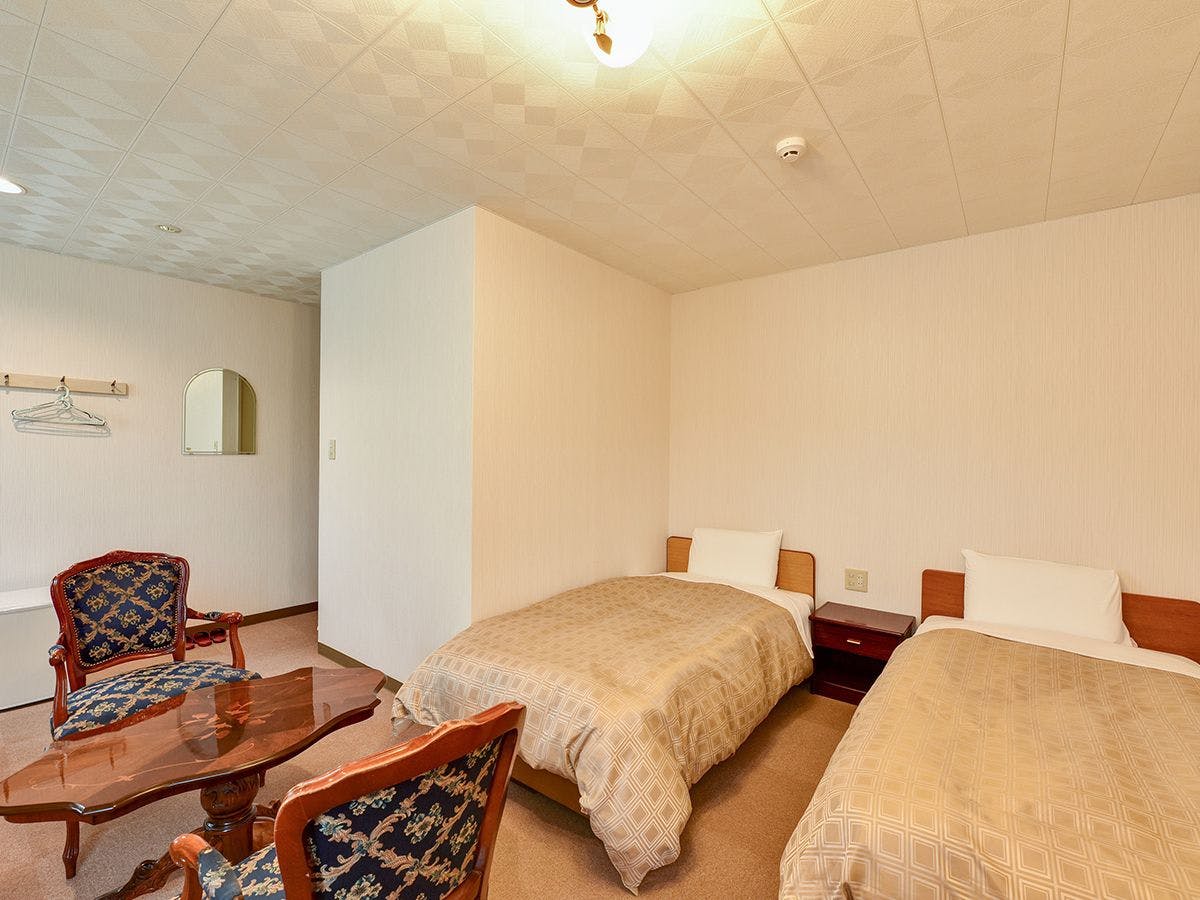 *[Contoh Bilik Deluxe Twin]