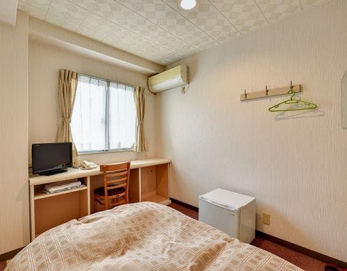 *[シングルルーム一例]