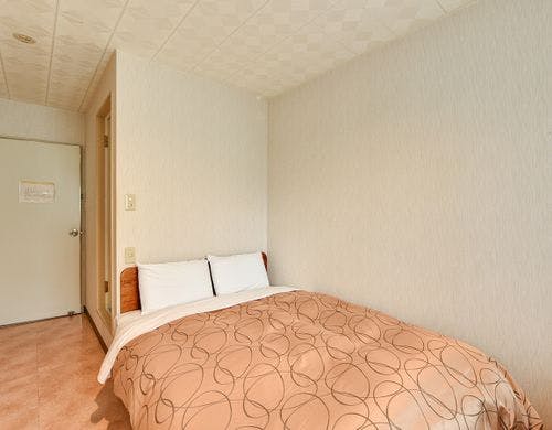 *[ダブルルーム一例]