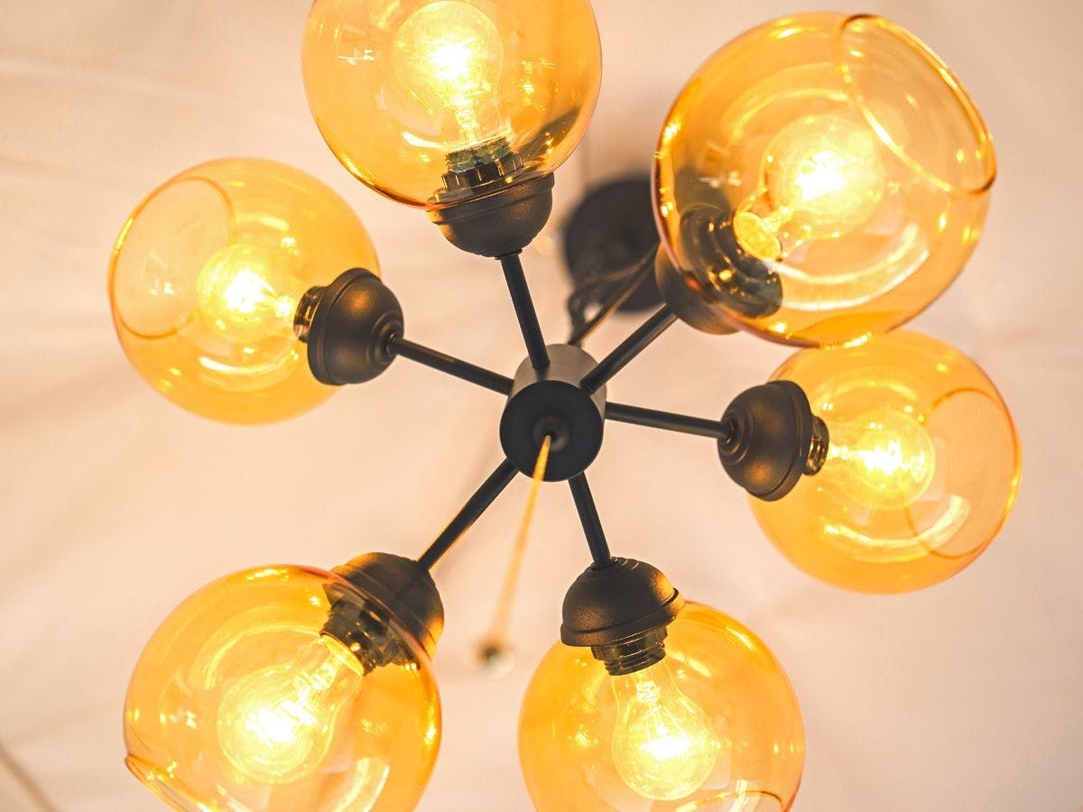 Setiap Pencahayaan Bilik