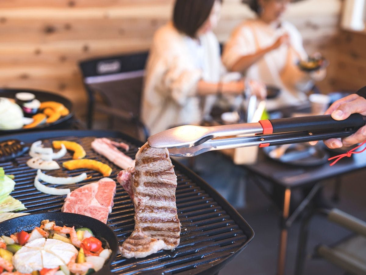 BBQ yang dipanggang dengan gril gas