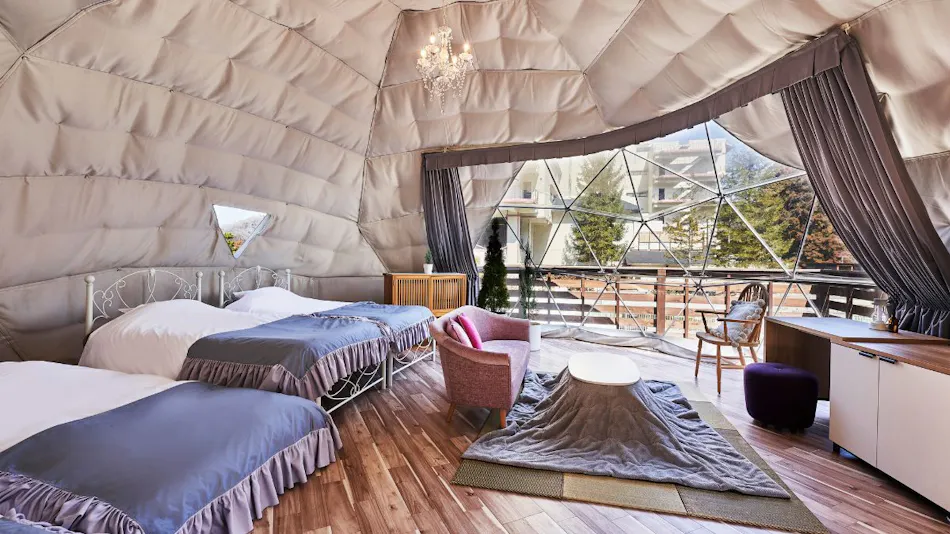 GLAMPSEASON